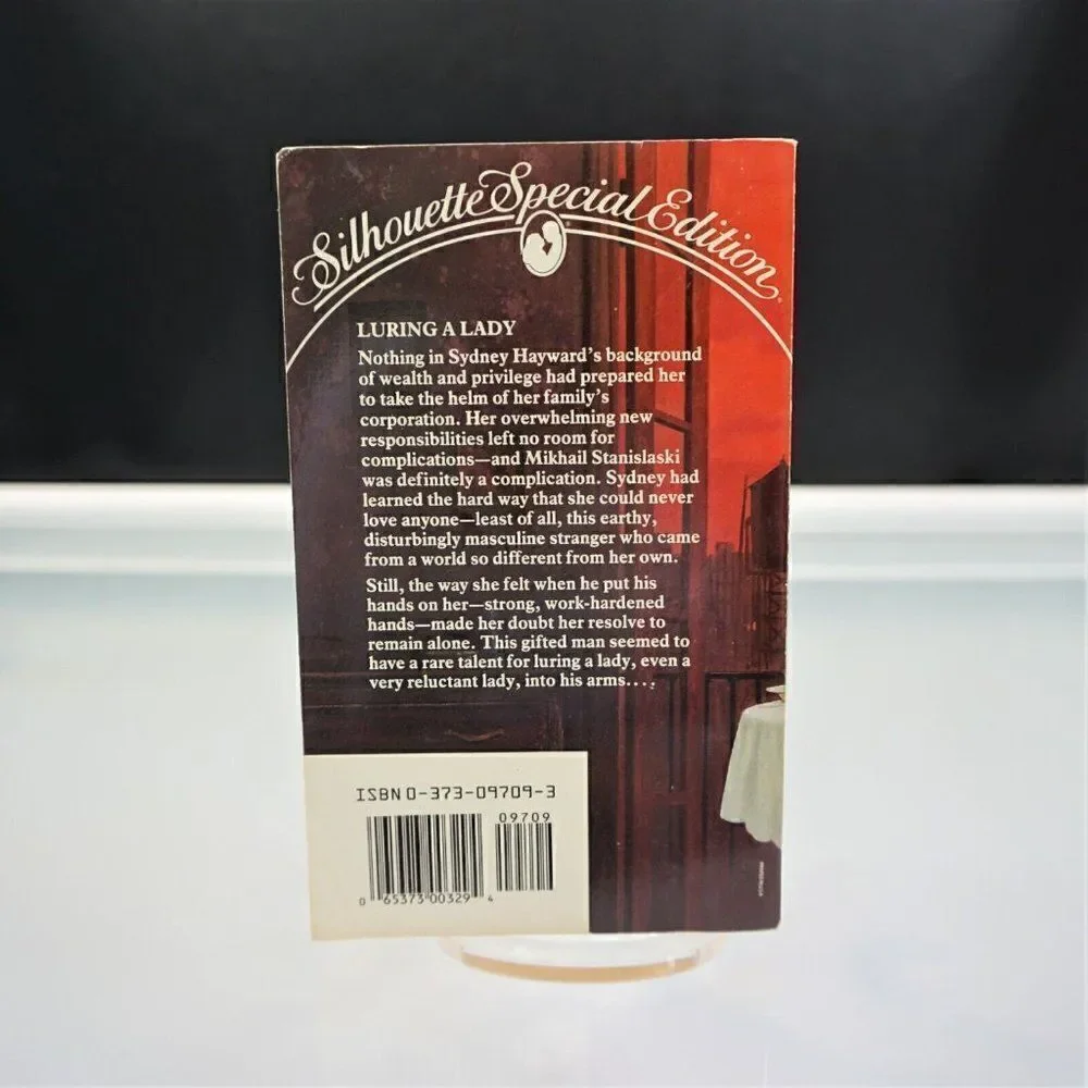 Luring a Lady By Nora Roberts 1991 Silhouette Special Edition Paperbound